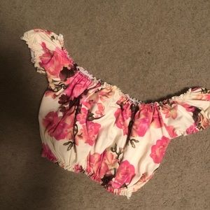 Floral off shoulder crop top.